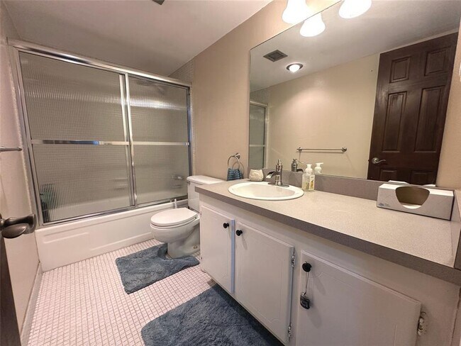 Building Photo - 1350 River Reach Dr