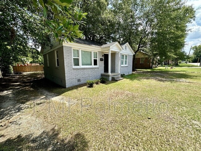 Building Photo - 2201 Vine St