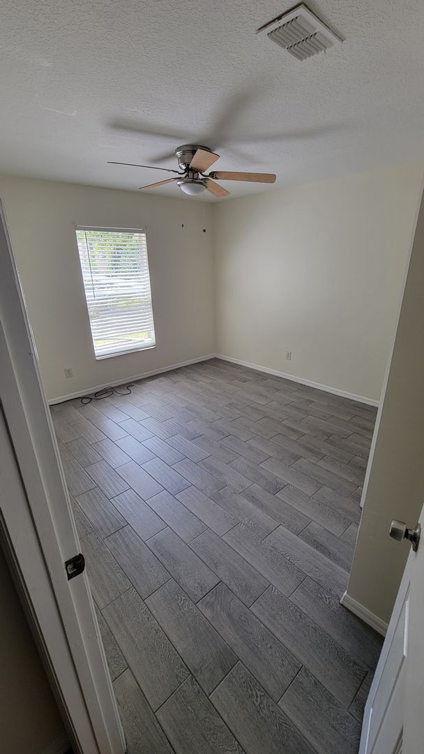 Building Photo - 701 Orchid Ave