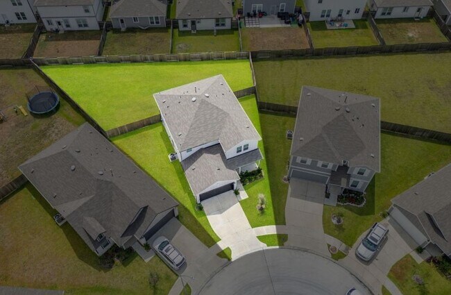 Building Photo - 23543 Powmill St