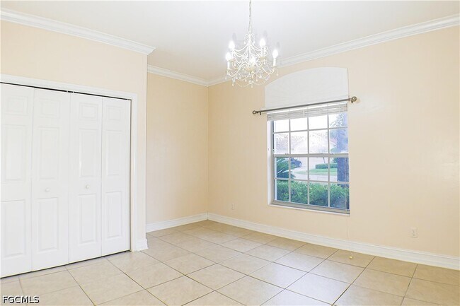 Building Photo - 160 Lady Palm Dr