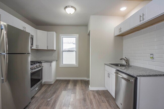 Building Photo - 3844 4th St