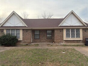 Building Photo - 508 Matt Ln