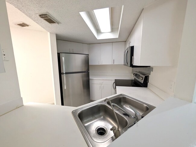 Building Photo - 9705 SW 138th Ave