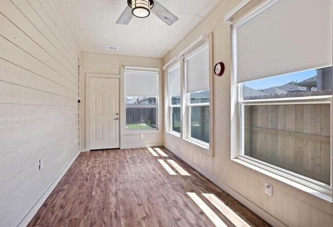 Building Photo - 732 Fortrose Ter