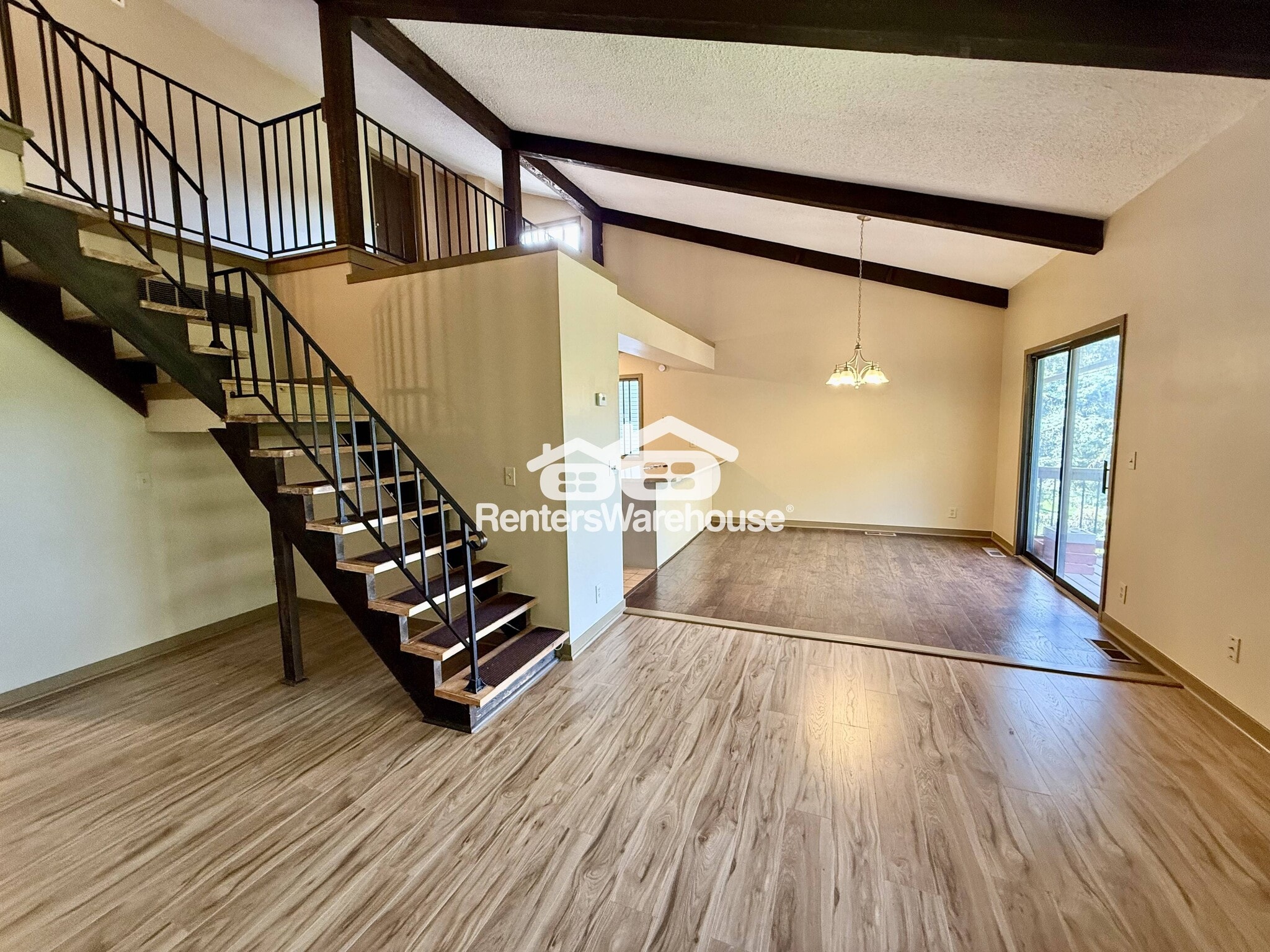 Building Photo - 14320 Fairway Dr