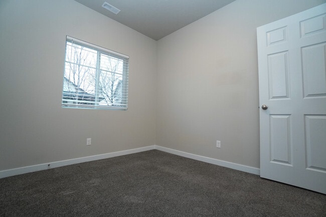 Building Photo - 6113 N Colosseum Ave