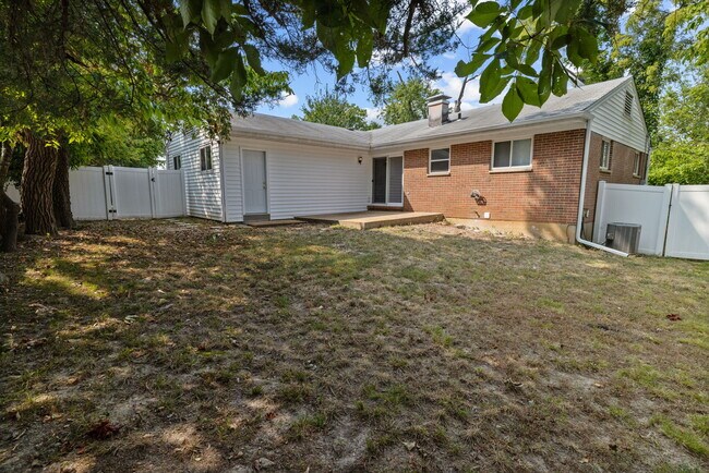 Building Photo - 303 Danworth Ct