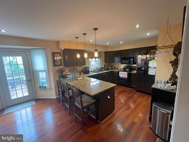 Building Photo - 43378 Livery Square