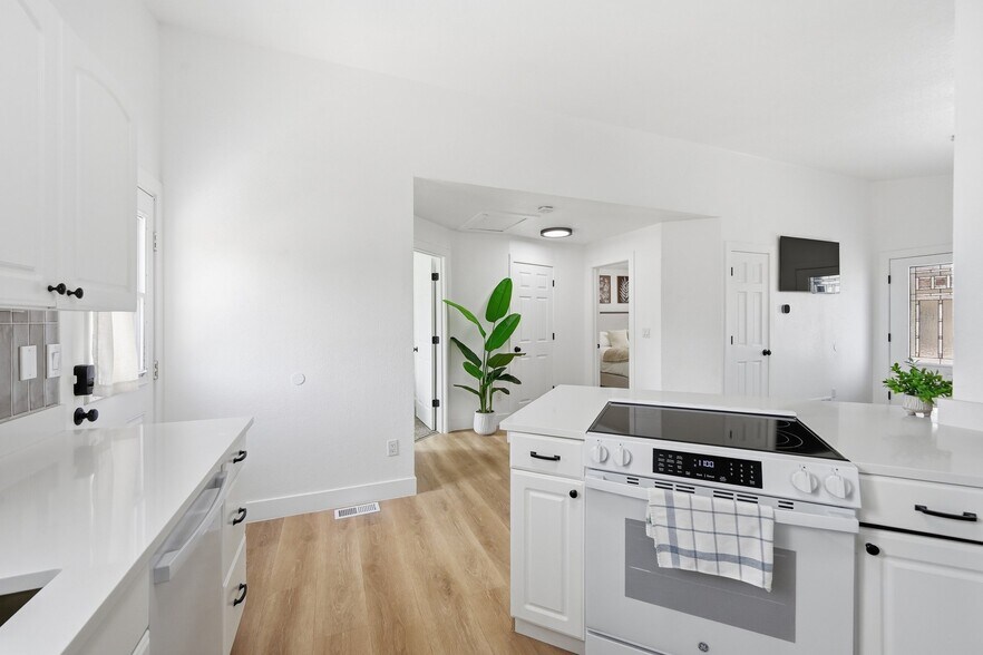 Building Photo - 4556 S Pagosa Way