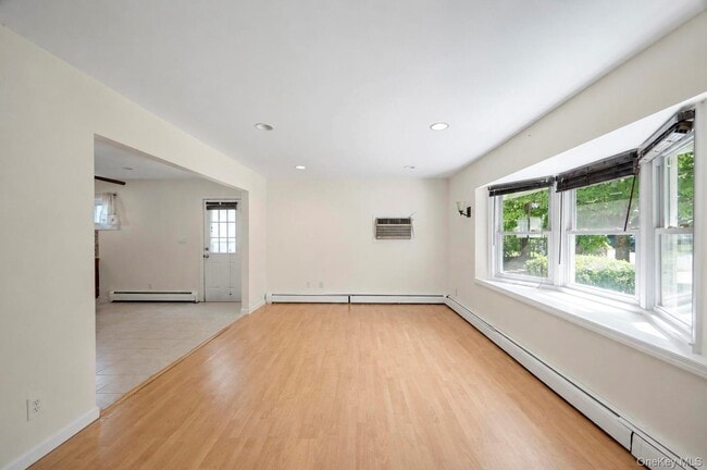 Building Photo - 3173 Roxbury Ln