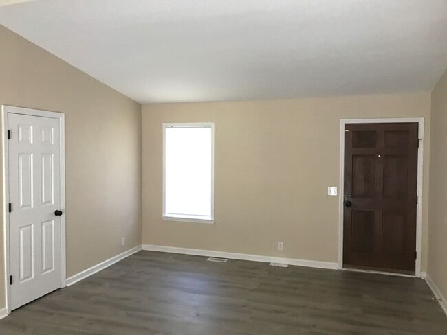 Building Photo - Move-In Ready 3 Bedroom 2 Bath Home in Ant...