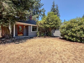 Building Photo - Lovely 4bd/2bth Haller Lake Home in North Seattle, $3,995/mo.