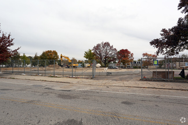 Building Photo - Queen Lane Apartments