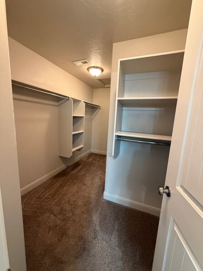 Building Photo - Luxury Townhome in Santa ClaraStunning 3 BR, 2.5 BA Townhome with Spectacular Views!