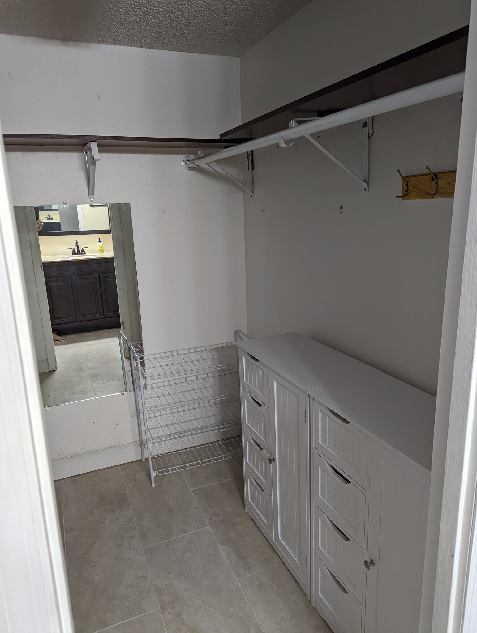 Walk-in closet - 7432 Sunshine Skyway Ln S