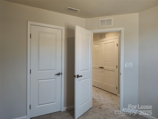 Building Photo - 8031 Sinnet Pl