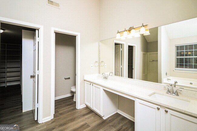 Building Photo - 852 Cascade Crossing