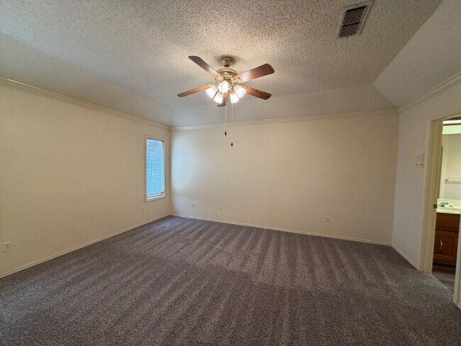 Building Photo - Beautiful 3-Bedroom Home in Quiet Neighborhood!