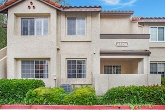 Building Photo - Beautifully Renovated 2 Bedroom 2 Bath Condo