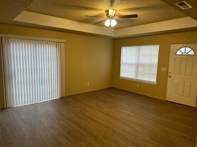 Building Photo - 142-144 Northaven