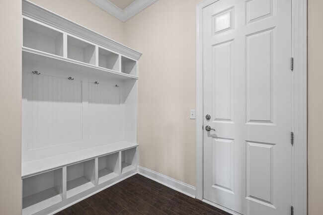 Building Photo - Stunning 4 bedrm, 3.5 Bath home in Chapel Cove of South Charlotte!