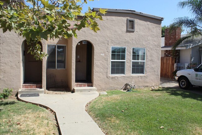 Primary Photo - 346-348 W Morton Ave