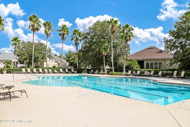 Building Photo - 701 Lake Stone Cir