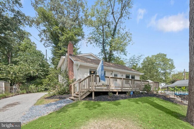 Building Photo - 500 Fern Rd