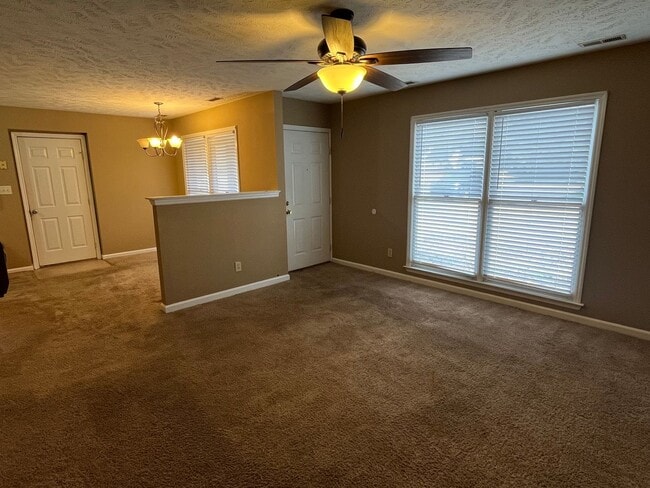 Building Photo - Charming 2 Bed 2 Bath Raeford Home