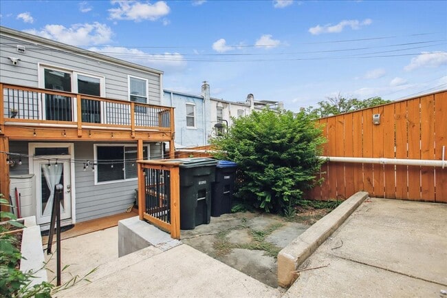 Building Photo - Modern 4BR Home w/ Fireplace, In-Law Suite...