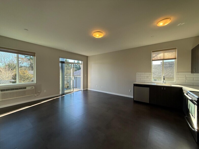 Building Photo - 7300 SW Garden Home Rd