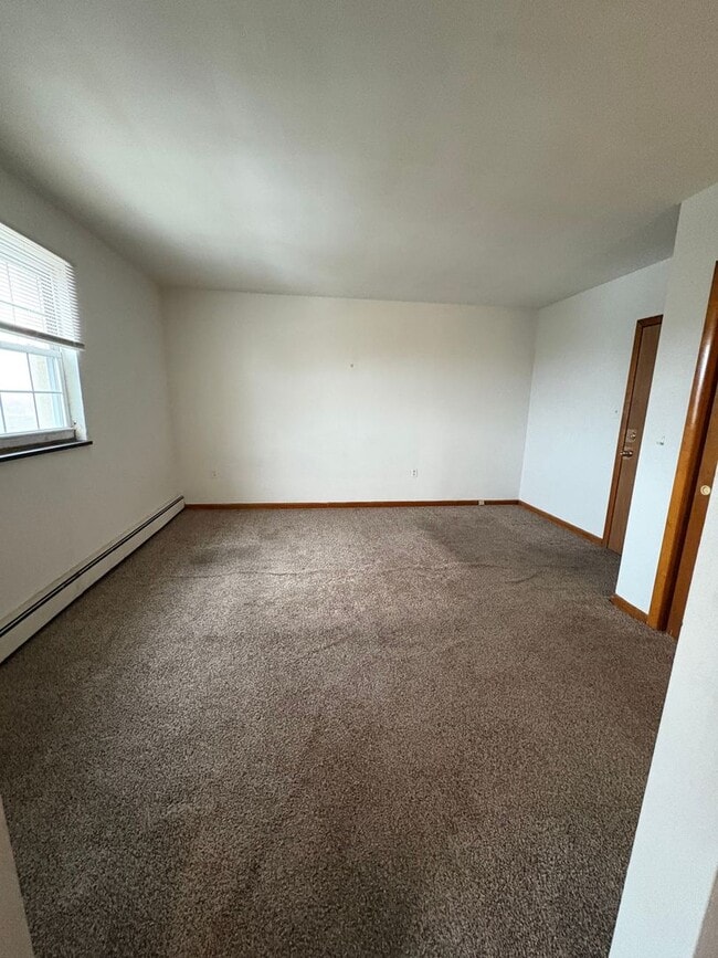 Building Photo - 50 W 7th Ave