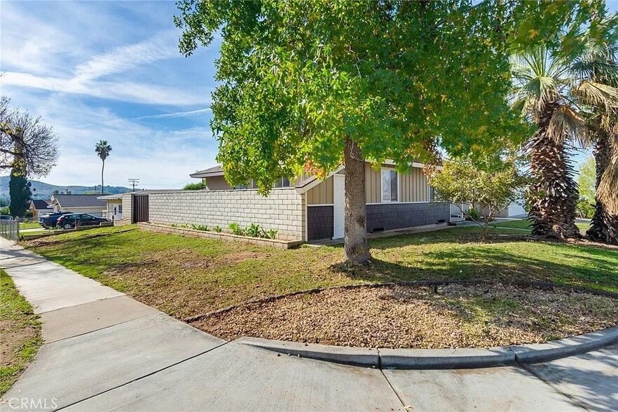 Building Photo - 194 W Blaine St