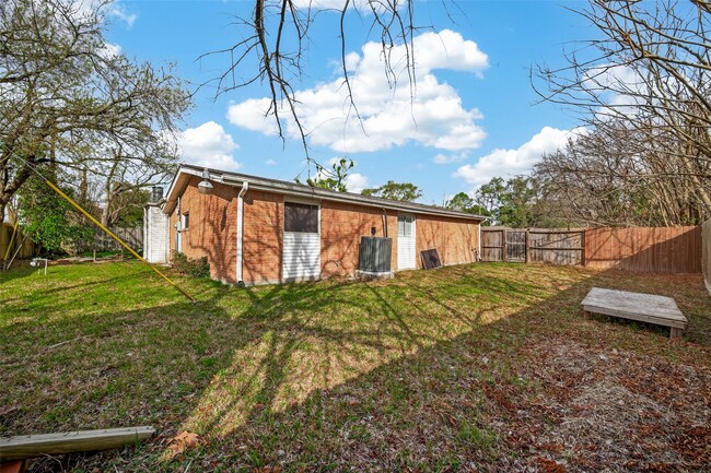 Building Photo - 5503 Jason St