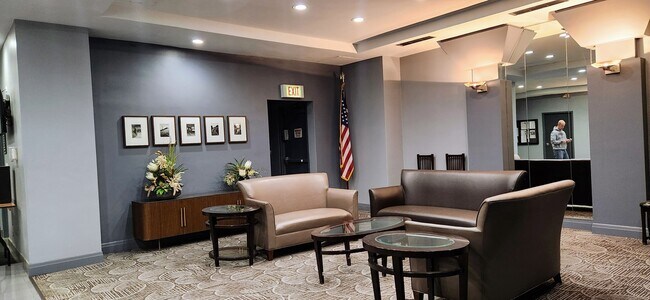 Building Photo - 6157 N Sheridan Rd