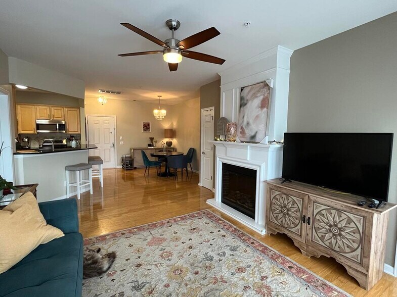 Building Photo - 14827 Santa Lucia Dr