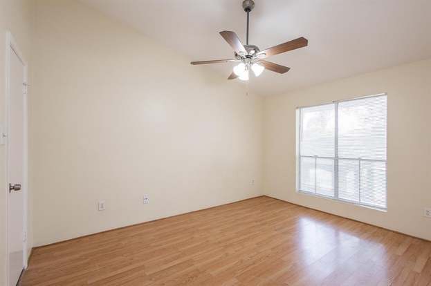 Building Photo - 3900 Woodchase Dr