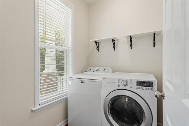 Building Photo - 2396 Sapphire Valley Dr