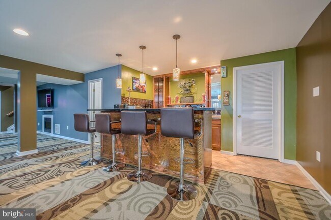 Building Photo - 8324 Tenbrook Dr