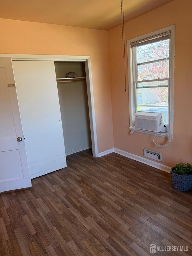 Building Photo - 58 Brotherhood St