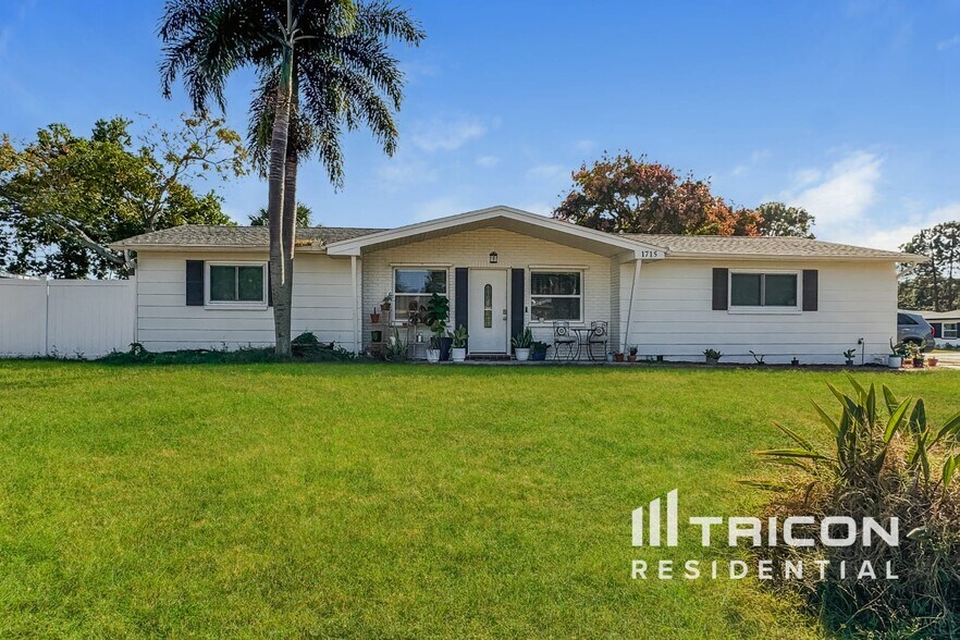 Primary Photo - 1715 Scott St