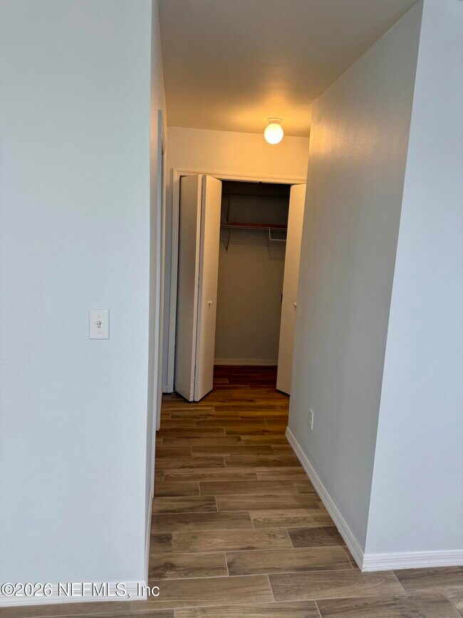 Building Photo - 622 Briar Way Ln