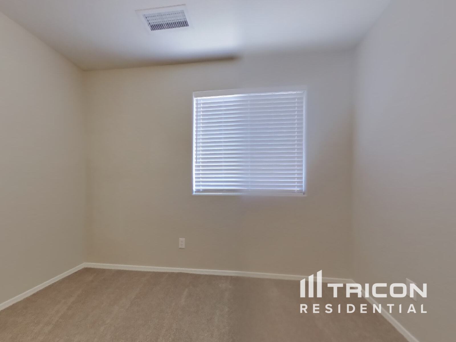 Building Photo - 10821 W Elm Ln