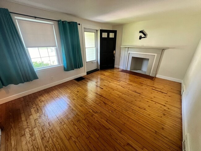 Building Photo - Beautiful Single Family Home in East Sprin...