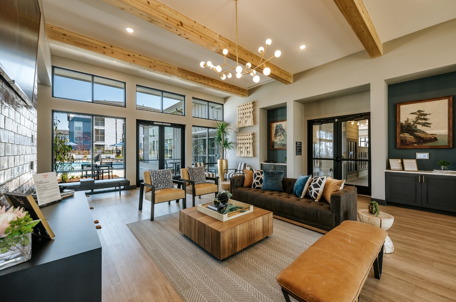 Bolton West Charlotte - Resident Clubroom - Bolton West Charlotte