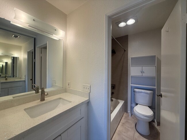 Building Photo - Beautiful 2B/2BA Condo in Rancho Penasquitos!