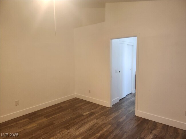 Building Photo - 9172 Sparklewood Ct