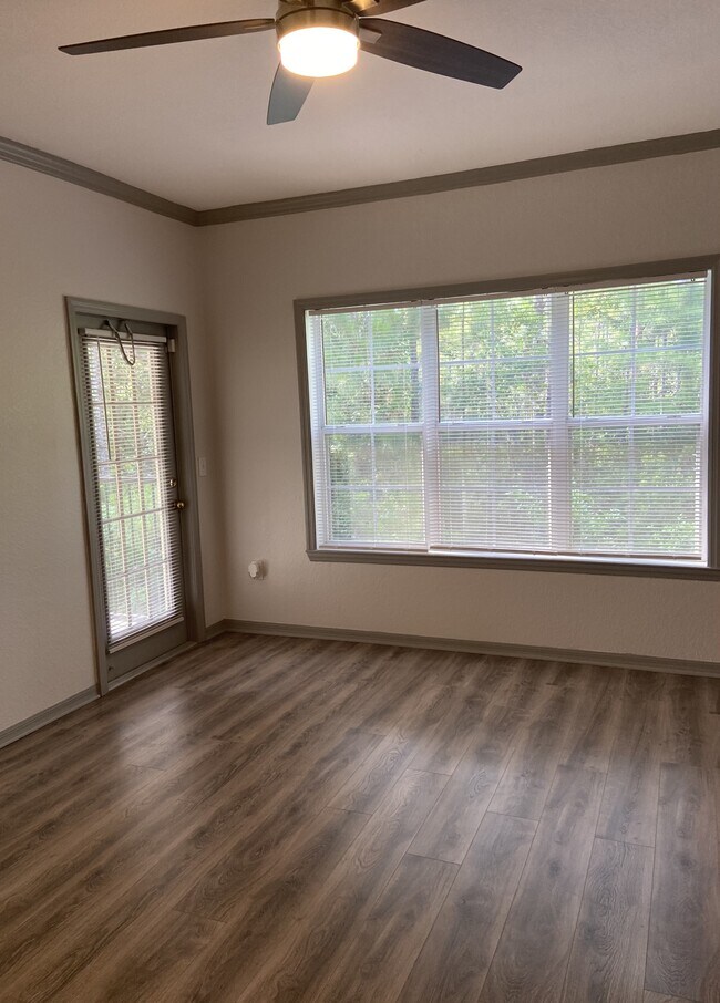 Building Photo - 3741 Conroy Rd