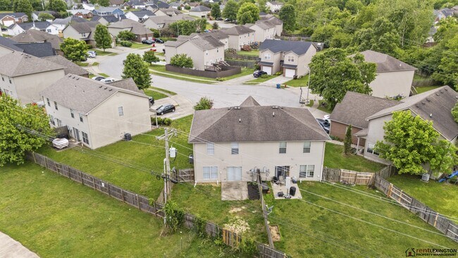 Building Photo - 136 Lowell Ct
